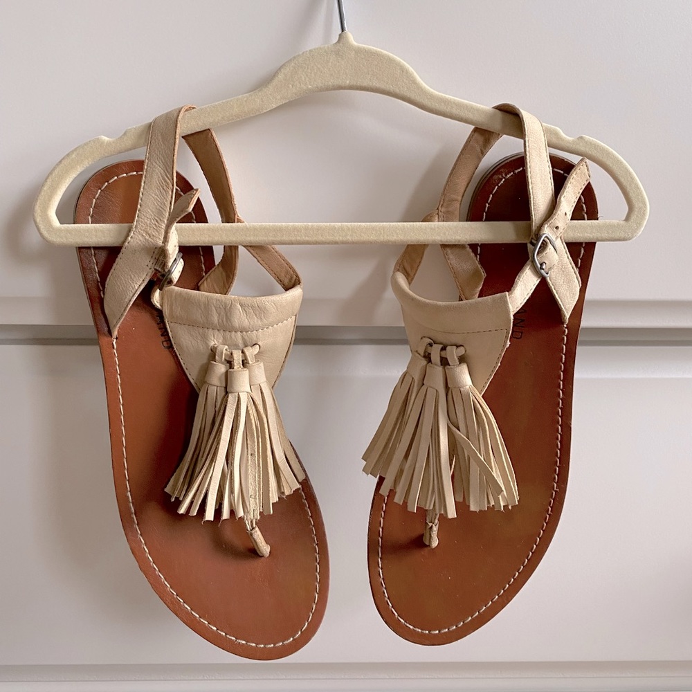 LUCKY BRAND Fringed Leather Thong Sandals - Picture 2 of 6